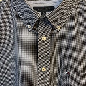 Tommy Hilfiger Men's Black and White Plaid Shirt
